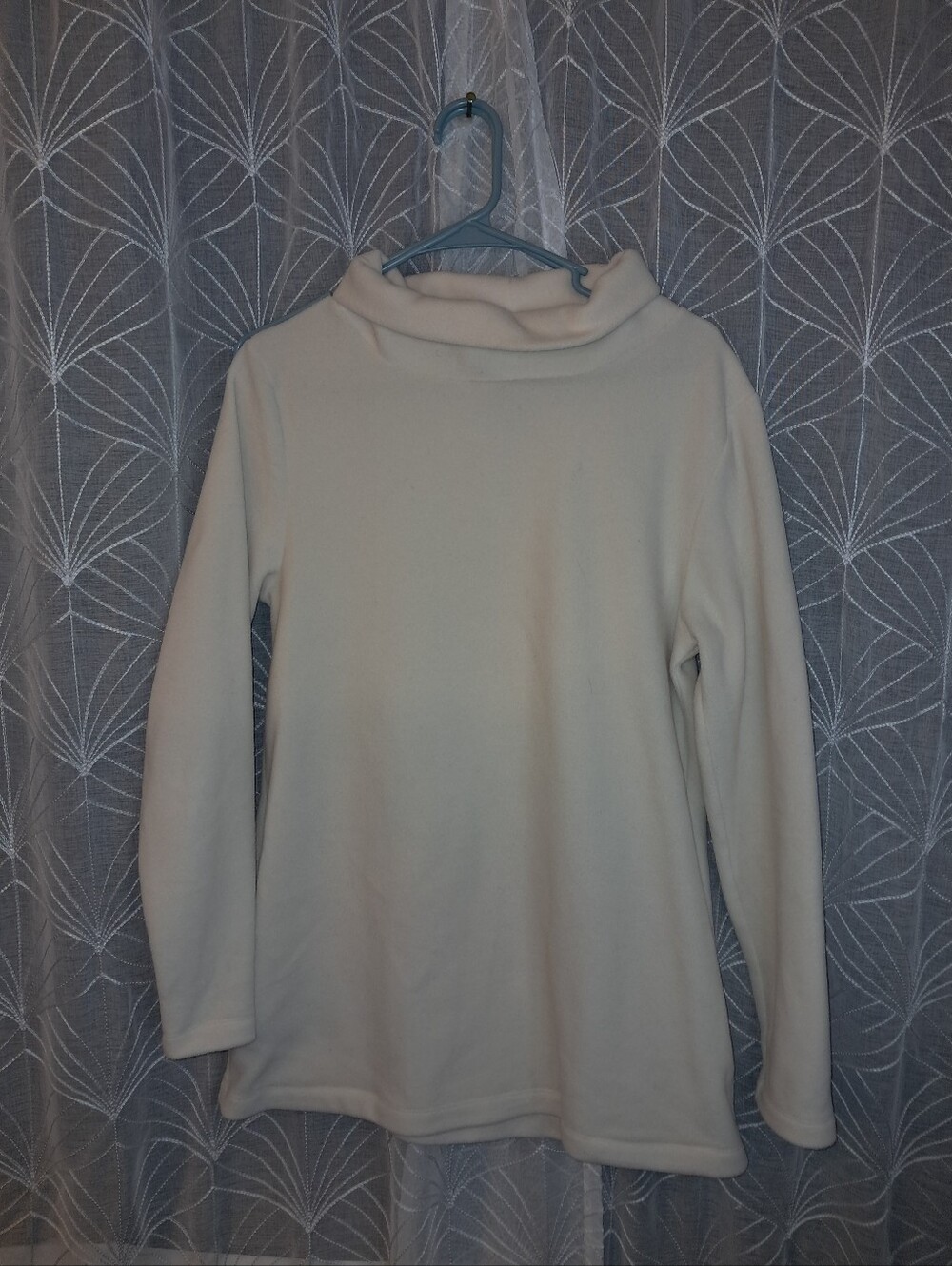Dudley Stephens brand Women's size medium light weight fleece tunic with pockets